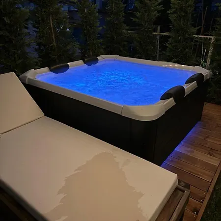 Cozy One-bedroom With Jacuzzi, Garden & Bbq Apartment